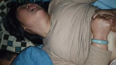 安徽记录生活，鸡巴难受舒缓一下