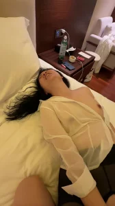 [原创]体制内反差母狗穿黑丝、情趣内衣被玩弄，抠逼、吃鸡吧、馒头逼被操肿